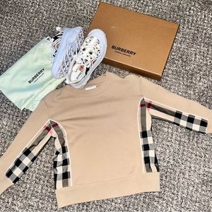 Authentic Burberry printed sneakers & sweater. (Toddler boys)